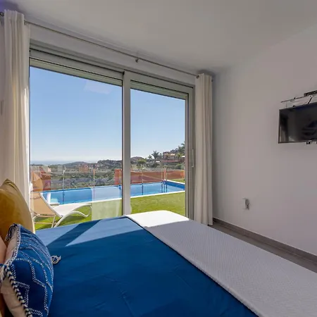 In Maspalomas With Heated Pool شاليه